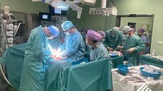 Léka�i z brn�nského Centra kardiovaskulární a transplanta�ní chirurgie odebrali...