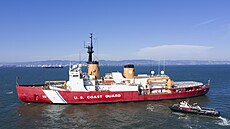 Ledoborec americké pob�e�ní strá�e Polar Star (WAGB 10) v San Francisku. (9....