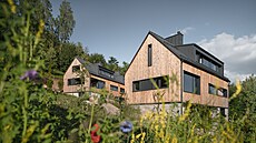 V Bed�ichov� vyrostly �ty�i horské domy, ka�dý získal unikátní interiér.