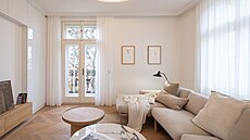 �ist� bílou doplnily odstíny sv�tlého písku.