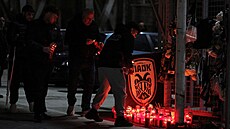 Sedm fanou�k� klubu PAOK Solu� zahynulo v Rumunsku p�i dopravní nehod�. Jejich...