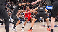 Kawhi Leonard z Los Angeles Clippers b�hem utkání s Brooklyn Nets.