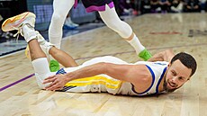 Stephen Curry z Golden State Warriors b�hem utkání s Minnesota Timberwolves.