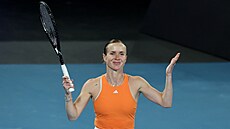 Elina Svitolinová se raduje z výhry ve �tvrtfinále Australian Open.