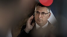 Tisková konference po setkání ministra zahrani�í Petra Macinky (Motoristé) s...