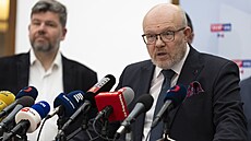 Tisková konference poslaneckého klubu TOP 09. Na snímku Vlastimil Válek. (27....