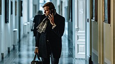 Ministr zdravotnictví Adam Vojt�ch p�ichází na zasedání vlády, která mimo jiné...