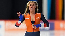 Nizozemská rychlobrusla�ka Jutta Leerdamová reaguje po dojezdu závodu na 1000...
