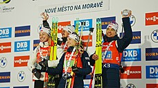 Jessica Jislová, Vít�zslav Hornig, Tereza Voborníková a Michal Kr�má� slaví...