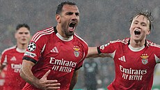 Vangelis Pavlidis z Benfiky Lisabon slaví gól proti Realu Madrid.