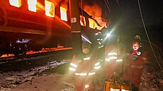 Ruský dronový útok zasáhl osobní vlak v ukrajinské Charkovské oblasti a zabil...