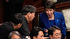 Japonská premiérka Sanae Takai�iová na mimo�ádného zasedání parlamentu v dolní...