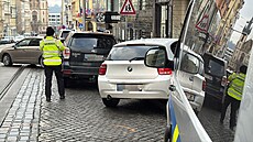 Srá�ka automobilu a tramvaje v ulici M. Horákové v Praze 6. (26. ledna 2026)