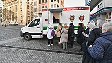 V Ústí nad Labem si lidé oblíbili nakupování levných hotovek z pojízdné...