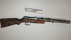 Na Chomutovsku n�kdo p�i zbra�ové amnestii odevzdal samopal n�mecké výroby...