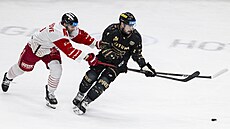 Olomoucký bek Zrevor Cosgrove nahání spar�ana Shora.