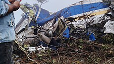 Lidé se shromá�dili u spadlého letadla v Kolumbii. (28. ledna 2026)