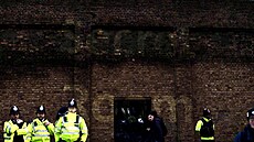 Protesty proti nov� oznámenému povolení Velké Británie �ín� postavit si v...