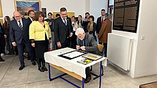 Prezident Petr Pavel zahájil náv�t�vu Olomouckého kraje v hej�ínském gymnáziu....