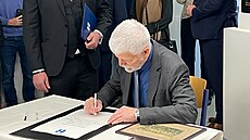 Prezident Petr Pavel zahájil náv�t�vu Olomouckého kraje v hej�ínském gymnáziu....