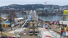 Na Dvoreckém most� se uskute�nila zat�ovací zkou�ka.