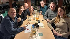 Monika Malí�ková (úpln� vpravo) sama roky s oblibou zkou�í kvízy vytvo�ené...