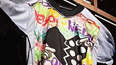 Speciální oboustranné dresy Sparty pro projekt Sparta vzdává hold. Vnit�ní...