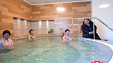 Severokorejský v�dce Kim �ong-un nav�tívil zrekonstruovaný láze�ský areál...