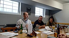 Odp�rci v�trných elektráren z ji�ního Plze�ska se se�li v Plzni s noviná�i....