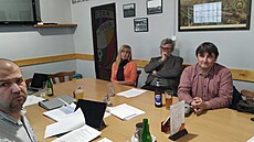 Odp�rci v�trných elektráren z ji�ního Plze�ska se se�li v Plzni s noviná�i....