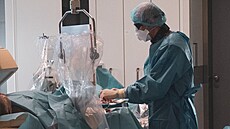 Vedoucí léka� Kardiologického centra AGEL v Pardubicích Ivo Varva�ovský pat�í k...