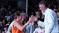 Nikola Bart��ková slaví postup do t�etího kola Australian Open.