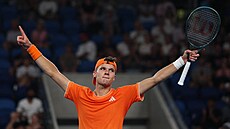 Jakub Men�ík slaví postup do osmifinále Australian Open.