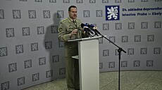 Ná�elník generálního �tábu Karel �ehka hovo�í na briefingu po návratu ze...