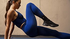 Legíny �ady Get Low, které musela zna�ka Lululemon stáhnout z online prodeje...