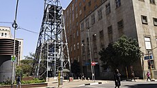 Hlavní budova zlatého dolu v centru Johannesburgu v Ji�ní Africe (9. �íjna 2025)