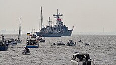 Vojenská p�ehlídka vále�ných lodí polského námo�nictva u p�íle�itosti Dne...