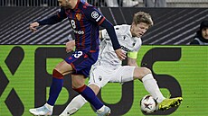 Luká� �erv v souboji o mí� s Albianem Ajetim.