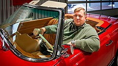 Franti�ek Fo�um vlastní firmu na renovaci klasických a historických aut zna�ek...