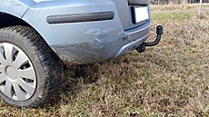 Policisté vytla�ili ze silnice v�z, který pronásledovali. (27. ledna 2026)