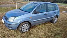 Policisté vytla�ili ze silnice v�z, který pronásledovali. (27. ledna 2026)