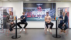 Zleva sportovní �editel Ji�í Bílek, trenér Jan Trousil, kapitán Vojt�ch Patrák...