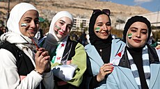 Mladé Sy�anky b�hem oslav svr�ení prezidenta Ba�ára Asada v Dama�ku (13....