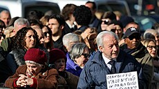 Lidé se p�ed bazilikou v centru m�sta za�ali scházet u� v ranních hodinách.