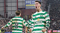 �eský úto�ník Tomá� �van�ara p�i své premié�e v dresu Celtiku Glasgow p�ihrál...