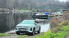 Oblíbí si ho také rybá�i? T�eba ti z Davle, odkud je foto?