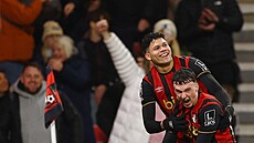 Alex Jiménez a Evanilson slaví u� ve 33. minut� druhý gól Bournemouthu v utkání...