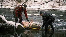 Snímek z prvního dílu �tvrté �ady seriálu Odznak Vyso�ina. Jeho název je Pod...