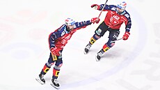 Obránce Dynama Peter �ere��ák (vlevo) se raduje z vít�zné trefy proti Kladnu....