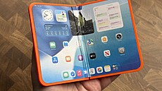 Model mo�né podoby chystaného ohebného iPhonu vyti�t�ný na 3D tiskárn�